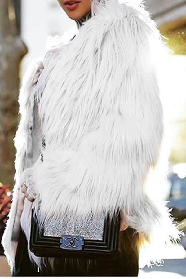  Fashionable Round Neck Long Sleeves White Faux Fur Coat