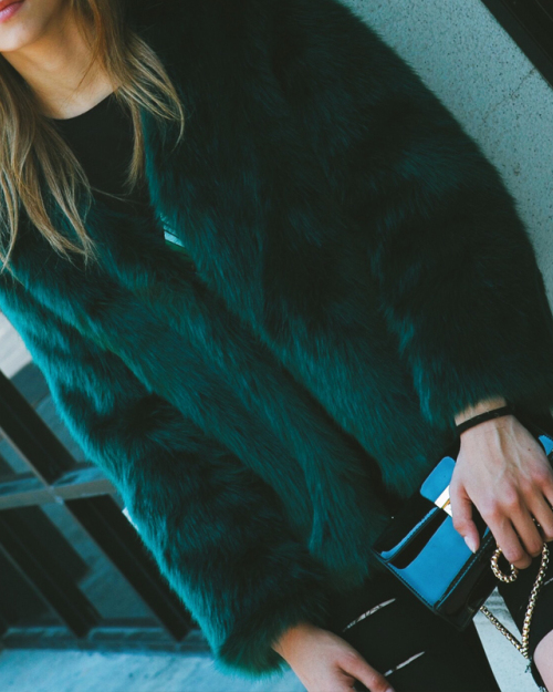 Trendy V Neck Long Sleeves Fur Design Black-green Short Coat Trendy V Neck Long Sleeves Fur Design Black-green Short Coat
